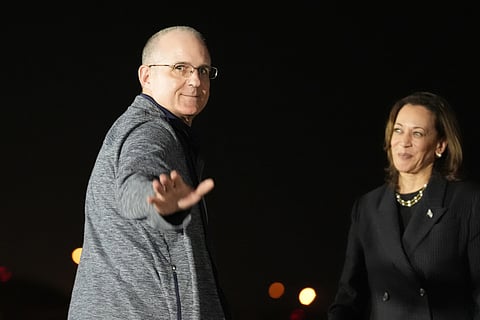 Kamala Harris with Paul Whelan |